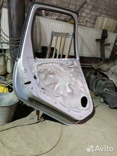 Дверь задняя левая Mitsubishi Colt