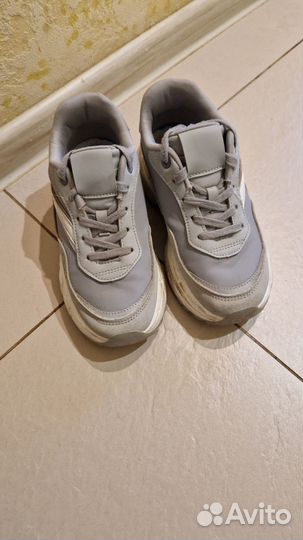 Кроссовки женские 36