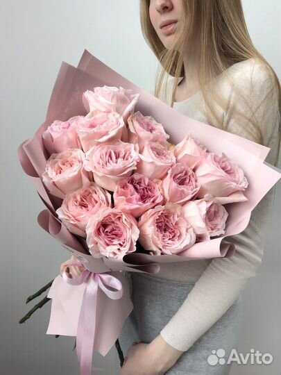 Букет пионовидных роз от