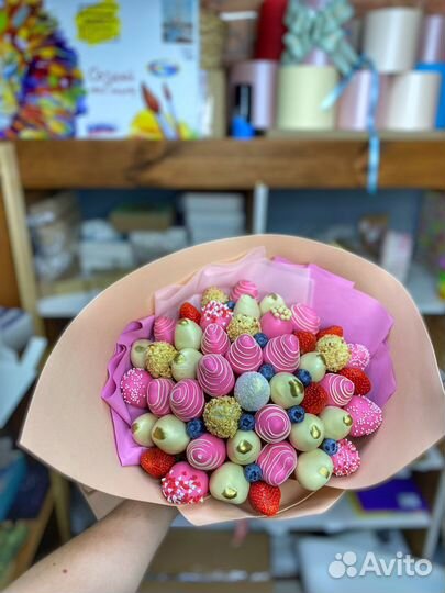 Обучение по букетам из клубники в шоколаде