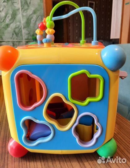 Развивающая игрушка бизикуб