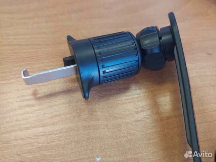 Автомобильный магнитный держатель для телефона