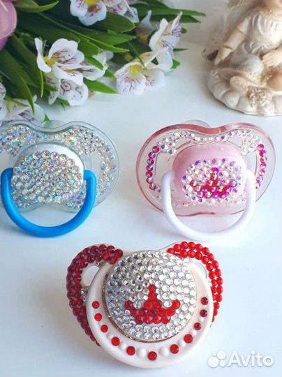 Соска в стразах
