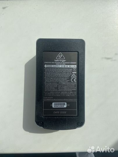 Behringer VD400 (Гитарная педаль “Delay“)