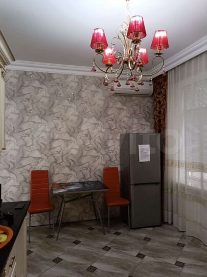 1-к. квартира, 42 м², 1/4 эт.