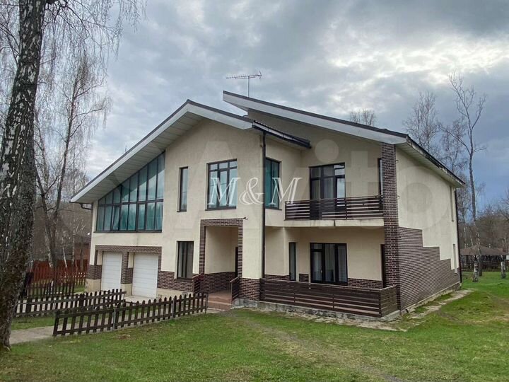 Дом 425 м² на участке 10 сот.