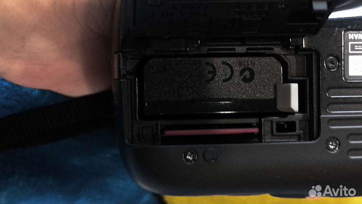 Canon eos 1100d body