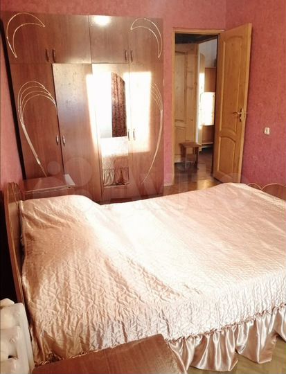 4-к. квартира, 70 м², 2/2 эт.