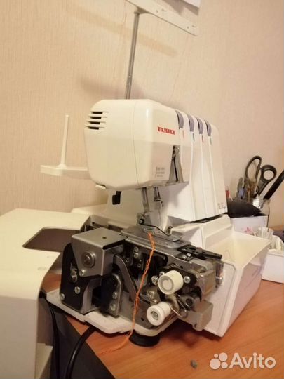 Швейная машина оверлок family ML645D