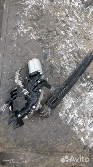 Задний стеклоочиститель VW Golf 5