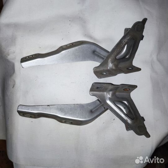 Пели капота Шевроле Кобальт