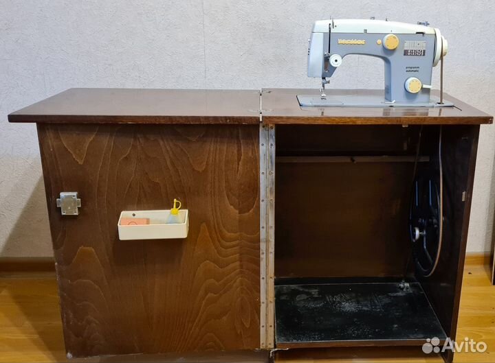 Ножная швейная машинка Verltas