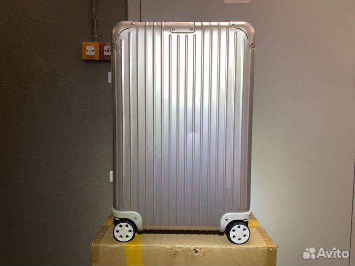 Чемодан Rimowa Original M (косметические дефекты)