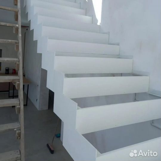 Металлокаркас для лестницы 
