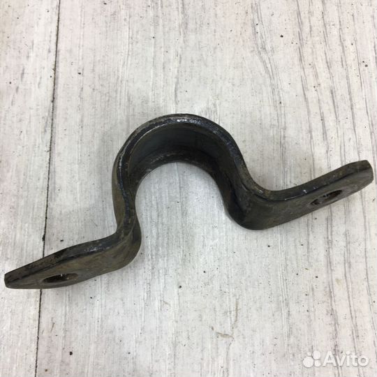 Крепление стабилизатора кронштейн Renault duster