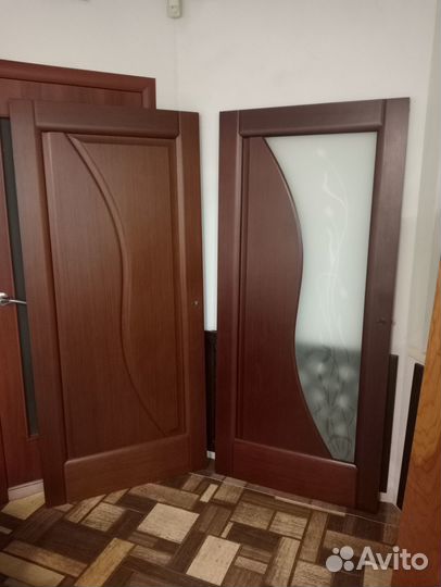 Две деревянных двери 2х0.9м