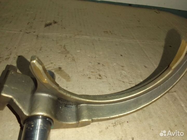 Вилка с штоком 1-2 передачи Ford Focus 2