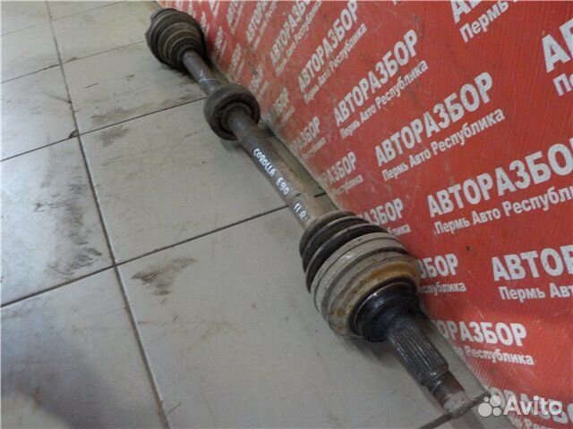 Привод колеса передний правый Toyota Corolla E90