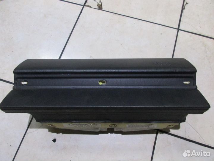 Подушка безопасности пасажирская w124 E-class