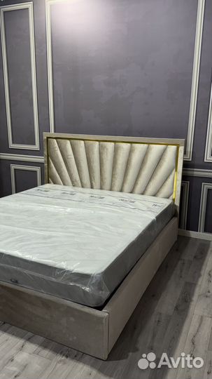 Кровать двухспальная