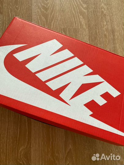 Кроссовки nike женские