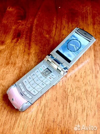 Vertu Signature M Design Black and White Diamonds