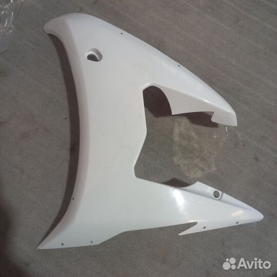 Пластик боковой левый Yamaha YZF R6 03-05