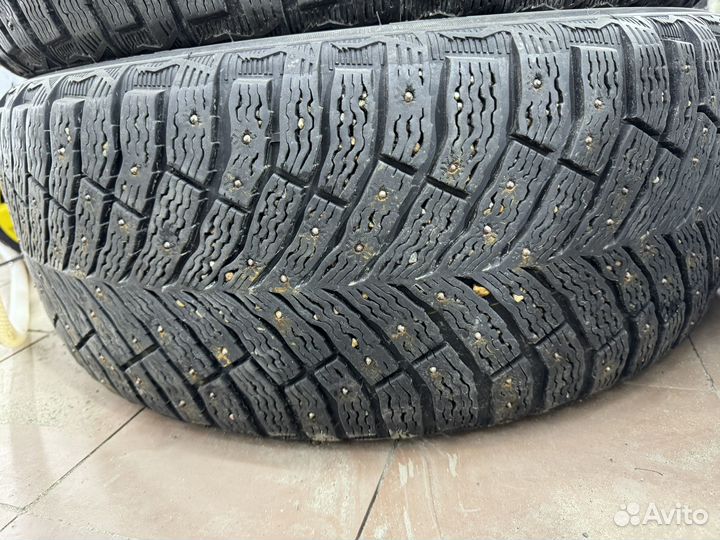 Michelin X-Ice North 4 235/50 R18