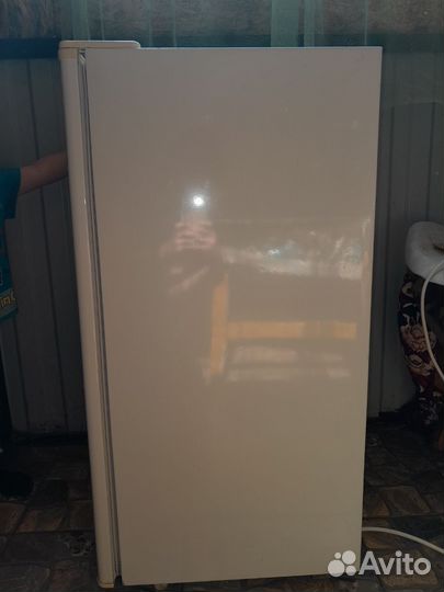 Холодильник маленький supra RF-92