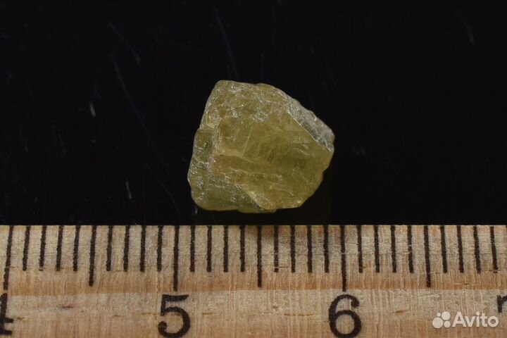 Зеленый сапфир. Лот №853