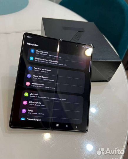 Samsung Galaxy Z Fold2, 12/256 ГБ