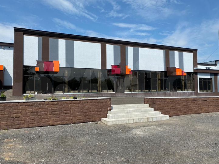 Центр, подъезд фуры, потолки 5,5м, 1310 м²