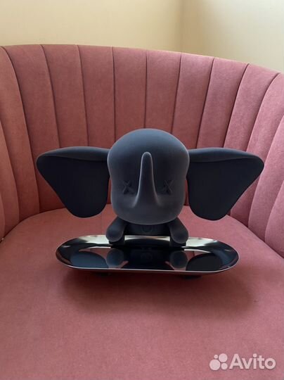 Конфетница ключница статуэтка слон kaws