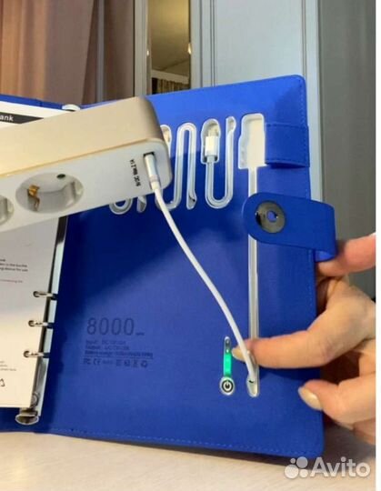 Ежедневник с зарядным устройством на кольцах