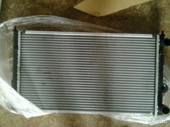 Радиатор Volkswagen golf 3 vento седан