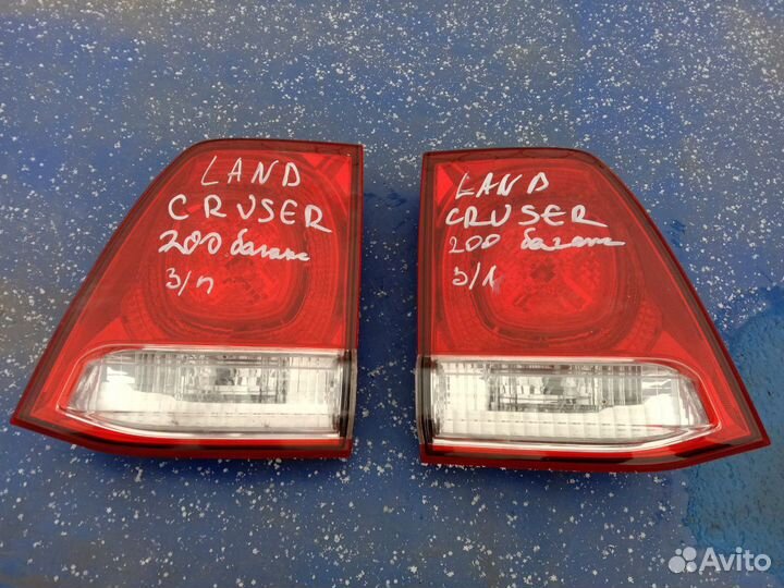 Фонарь задний левый внутренний Toyota Land Cruiser