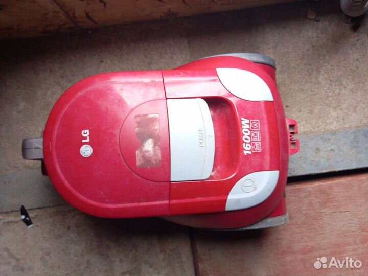 Продаю пылесос LG,целиком на запчасти
