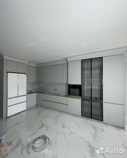 Кухонный гарнитур на заказ от фабрики