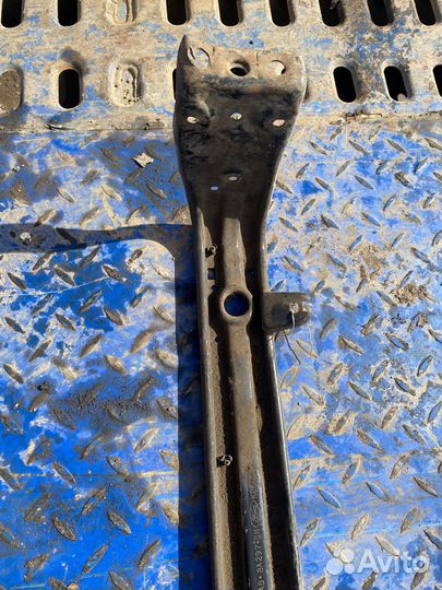 Подрадиаторная панель Ford Escort