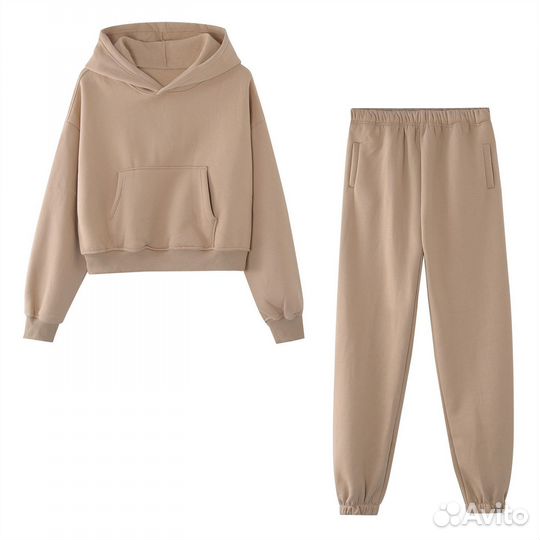 Утепленный спортивный костюм женский