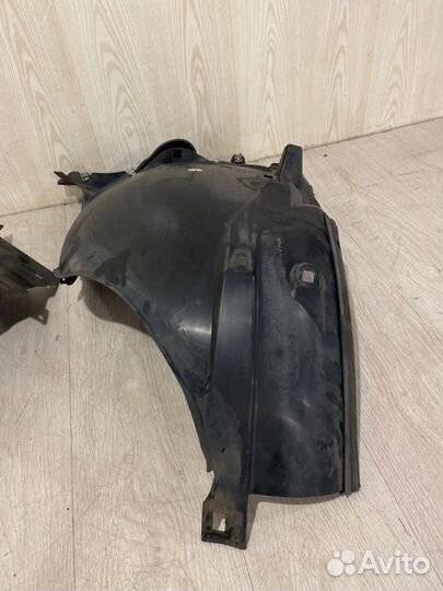 Подкрылок передний правый Mercedes Benz S500L W220