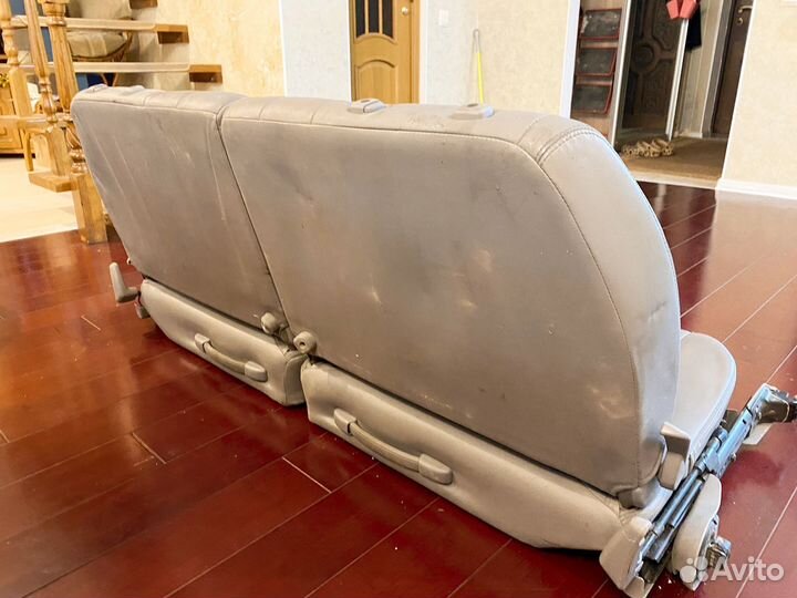 Тойота дэнд круизер сиденье 3-й ряд