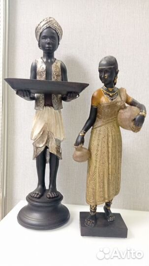 Декоративная статуэтка паж