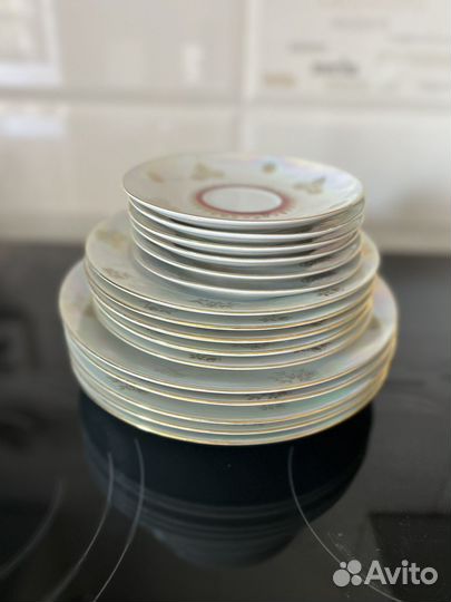 Посуда стаканы, чашки, тарелки
