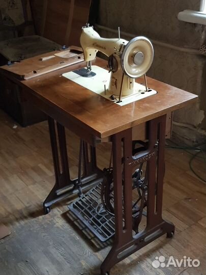 Швейная машина
