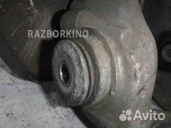 Кулак задний левый Ауди Q5 8R