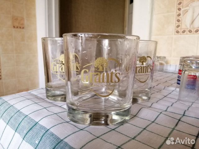 Бокалы, рюмки, стаканы