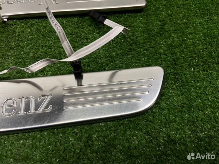 Накладка на порог салона Mercedes C-Class W205