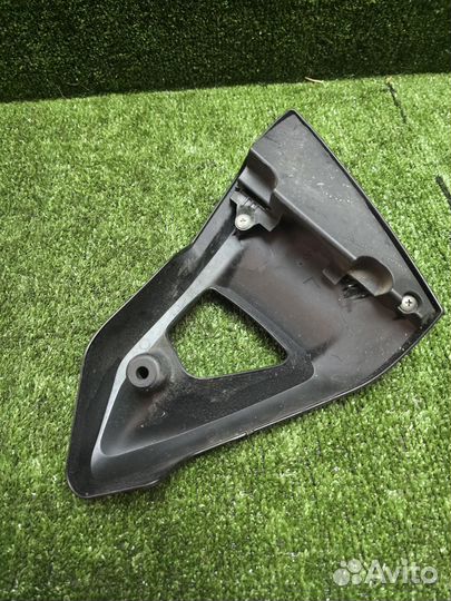 Левая накладка обтекателя Suzuki V-Strom DL 1000