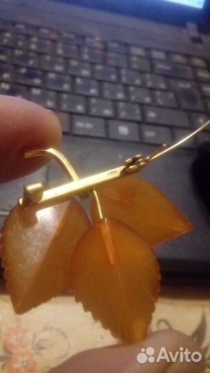 Брошь янтарь СССР